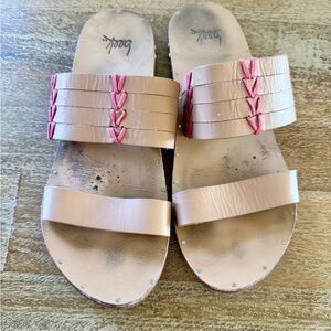 Beeks: Kiwi
Embroidered Leather Handmade
Sandals Slides 9